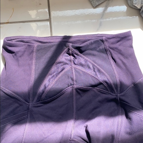 Lululemon full length high waisted legging - Picture 2 of 5